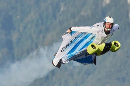 Aquí tenéis el primer traje de alas eléctrico del mundo y una nueva modalidad de deporte aún más extremo