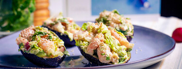 Aguacates rellenos de gambas: una receta tan fácil como saludable para una cena que tendrás lista en 15 minutos