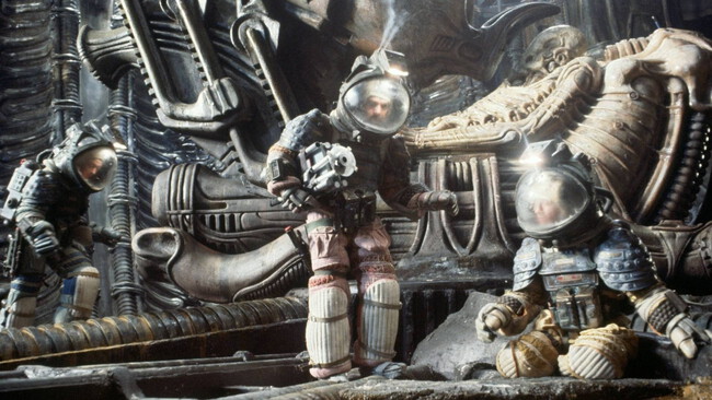 Alien y esta obra maestra de Bruce Willis son, "básicamente", la misma peli. Solo que contada desde el lado contrario, asegura un fan en una teoría viral