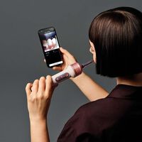 El nuevo cepillo de dientes de Dyson tiene una cámara dentro que graba tu boca en tiempo real y limpia donde no llegas. Ya está en México  