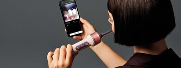 El nuevo cepillo de dientes de Dyson tiene una cámara dentro que graba tu boca en tiempo real y limpia donde no llegas. Ya está en México  