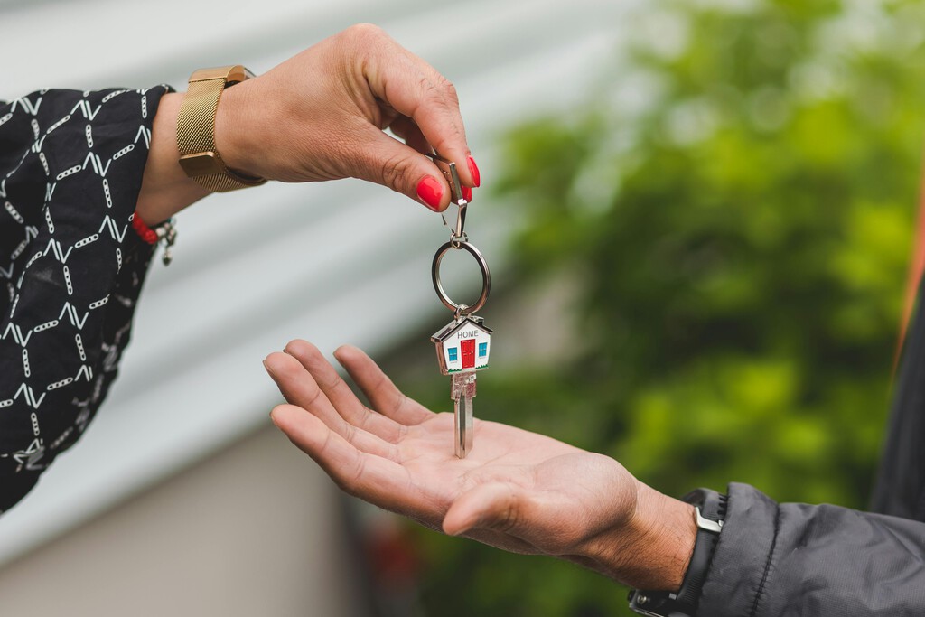 El alto precio ya no es el único problema para encontrar vivienda en alquiler: la competencia con otros inquilinos es cada vez más dura 