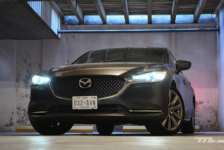 Mazda 6 Signature, a prueba: un sedán sin intención de renunciar al cuadro de honor