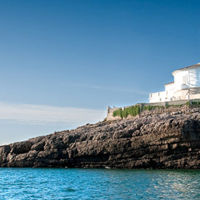 Mirando al horizonte, el Faro de Cullera