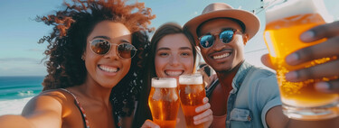 Va a ser difícil contener el turismo de sol mientras España tenga las playas más baratas de Europa, con cerveza y tumbonas low cost, según afirma este estudio