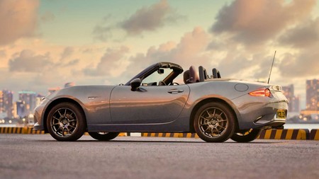 Mazda MX-5 R-Sport 2020, el roadster japonés se torna más exclusivo con esta edición especial