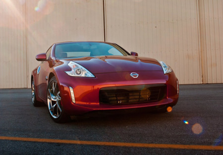 Si esperas al sucesor del Nissan 370Z, más vale que te pongas cómodo