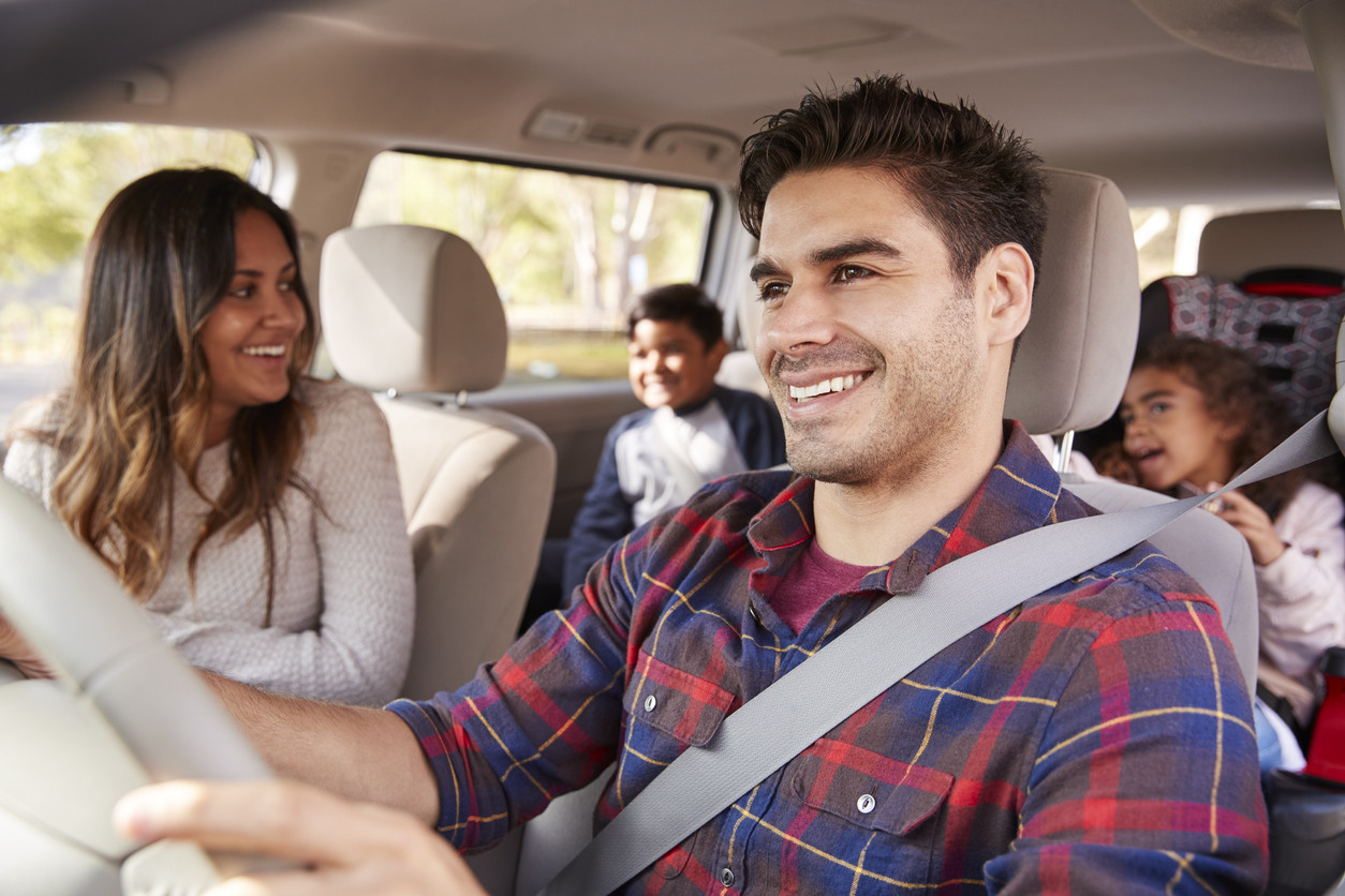 Cómo entretener a los niños durante los viajes en coche: 15 canciones, juegos y actividades