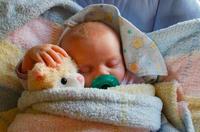 Envolver al bebé, no inmovilizarlo