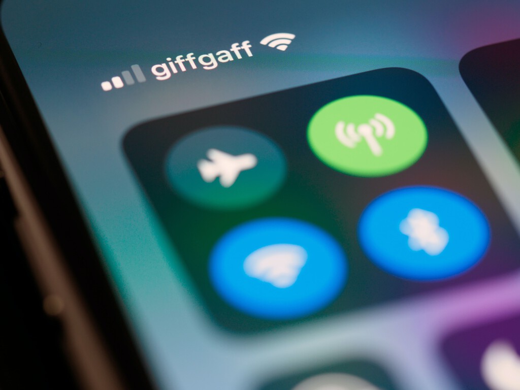 Este hacker demuestra en una conferencia sobre ciberseguridad por qué tenemos que apagar el Bluetooth de nuestro iPhone Este hacker demuestra en una conferencia sobre ciberseguridad por qué tenemos que apagar el Bluetooth de nuestro iPhone