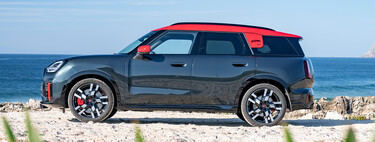 Probamos el MINI Countryman de gasolina: ya no es tan 'mini', pero su interior y calidad de rodadura me han convencido
