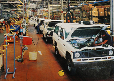 Del Nissan Patrol al eNV200 eléctrico: los coches más emblemáticos que ha fabricado Nissan en Barcelona desde 1983