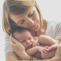 El estigma social de ser madre a una edad avanzada 