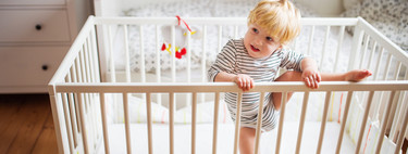 De la cuna a la cama: cuándo y cómo pasar al bebé  