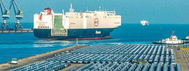 BYD quiere inundar Europa de coches eléctricos este año y tiene un arma secreta para lograrlo: una flota de barcos inmensos que transportan 67.000 coches a la vez