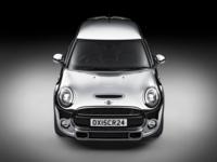 MINI Chrome Line Exterior Deluxe, el espejo con forma de MINI 