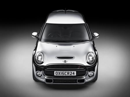 MINI Chrome Line Exterior Deluxe, el espejo con forma de MINI