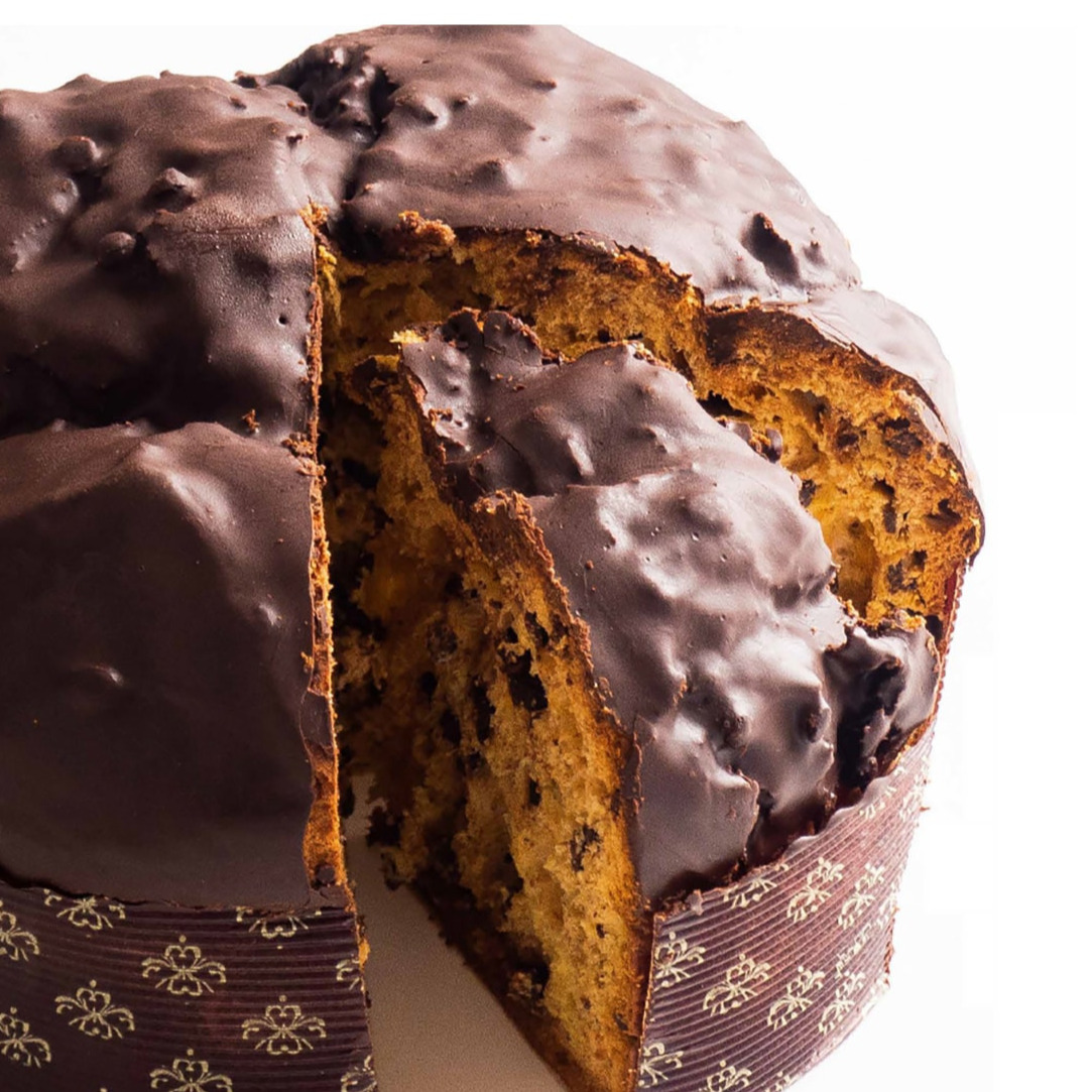 Panettone con chocolate y ron Amari
