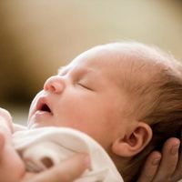 Los primeros días con tu bebé recién nacido: su aspecto al nacer