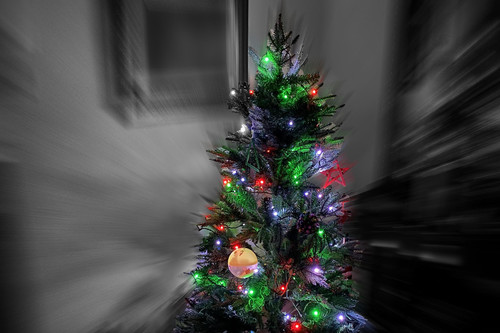Esta Navidad he optado por decorar el árbol con luces LED conectadas y este ha sido el resultado