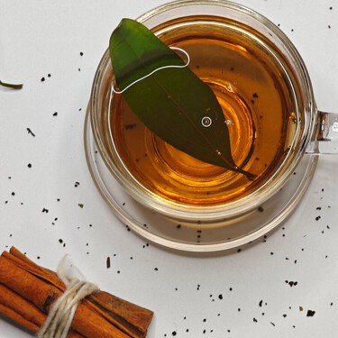 Para qué sirve hervir hojas de laurel con clavos de olor y canela: el truco para perfumar tu hogar  
