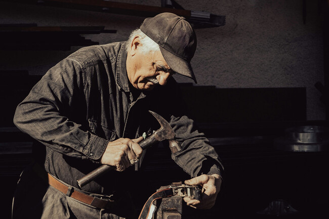 Anciano Trabajando