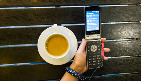 Smartphones con tapa: cuatro opciones para los nostálgicos