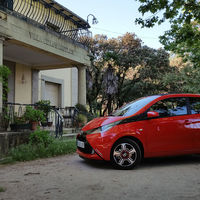 Exprimimos a fondo el Toyota AYGO x-wave para contarte qué tal va