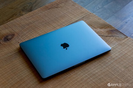 Macbook Pro M2 03