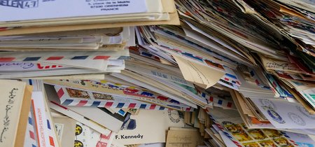 PostSecret o cómo la gente empezó a enviar sus mayores secretos para que un desconocido los publique en internet 