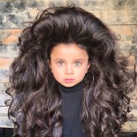 La influencer de cinco años con pelazo que conquista las redes