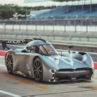 ¡Alucina! Así destroza un pequeño coche eléctrico a un Ferrari de un millón de euros