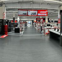 Así puedes comprar online el iPhone 5G barato que liquida el outlet de MediaMarkt en Badajoz con 150 euros de descuento