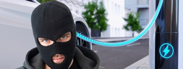 Por qué los ladrones están empezando a cortar las mangueras de los puntos de carga de los coches eléctricos: el cobre vale cada vez más 