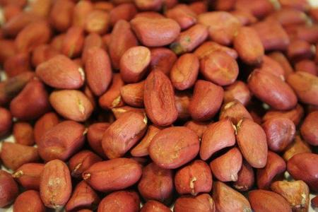 Relacionan comer cacahuetes en el embarazo con alergia en el niño