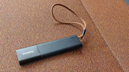 Probamos Invoxia GPS Tracker: un localizador sencillo, discreto y sin tarjeta SIM para tener controlado el coche por 99 euros