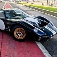 ¿Genialidad o sacrilegio? El legendario Ford GT40 ahora es eléctrico gracias a este restomod