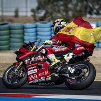 Álvaro Bautista, una avería paranormal, un accidente impropio y una victoria aplastante en Magny-Cours 