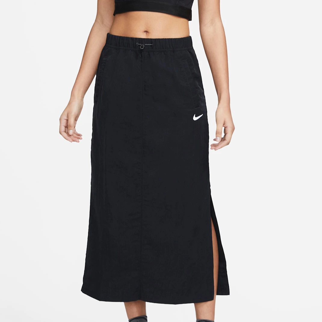 Nike Sportswear Essential
