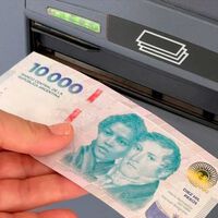 Bancos de Argentina aumentan las comisiones para extraer efectivo del cajero automático: cuánto cuesta ahora y qué te conviene hacer