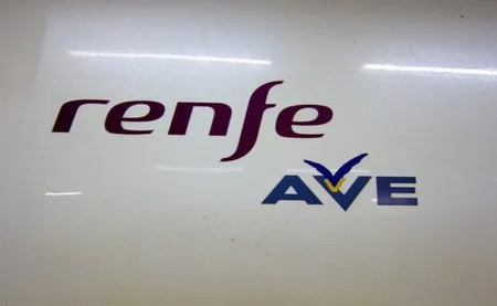 Renfe ofrecerá 100.000 billetes del AVE con descuentos y precios mínimos de 32 euros 