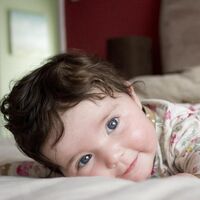 "La atrofia muscular espinal es una carrera contra el reloj": qué es, síntomas en bebés y tratamiento de esta enfermedad rara 