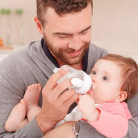 Los 11 mejores biberones anticólicos para prevenir los gases de tu bebé