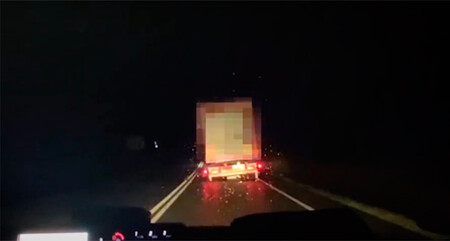 ¡Echando chispas! Un camionero circulaba sextuplicando la tasa de alcohol y con una rueda completamente destrozada