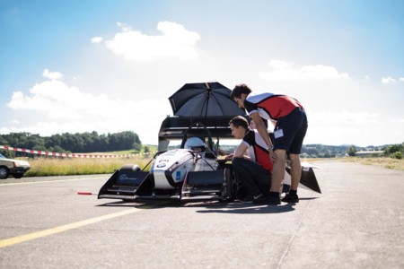 De cero a 100 km/h en 1.5 segundos. BMW lo hizo, con un auto eléctrico