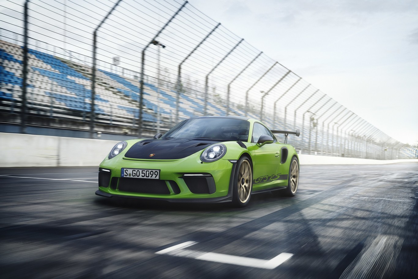 Porsche 911 GT3 RS se pone al día... ¡y es capaz de girar a 9,000 rpm!