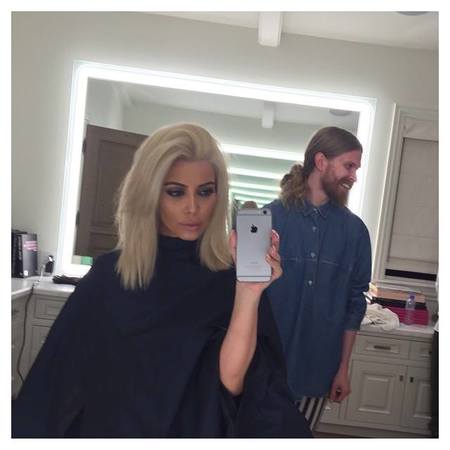 ¡Ay la leche, que Kim Kardashian se nos ha vuelto rubia!