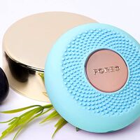 El dispositivo inteligente Foreo UFO para aplicar mascarillas en su versión mini a precio mínimo y con mascarillas de regalo