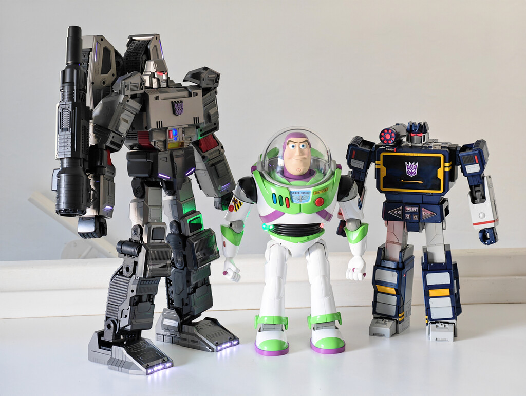 Estas no son simples figuritas de coleccionista. Son unos robots impresionantes de más de 1.600 euros, y los he probado
