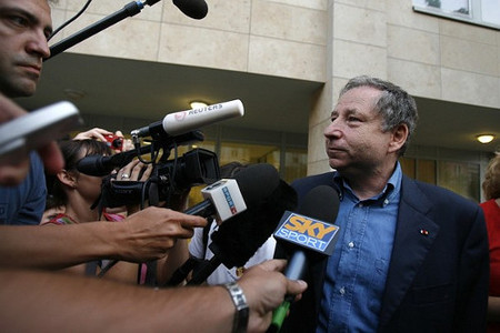 Jean Todt presenta a su equipo para la presidencia a la FIA: ¡media tropa!